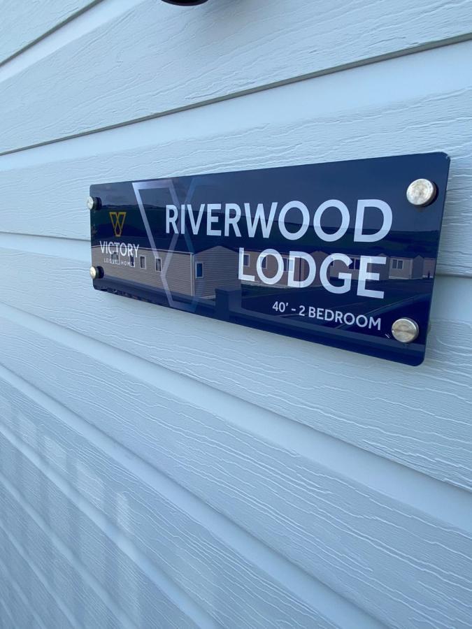 New Quay Riverwood Lodge מראה חיצוני תמונה